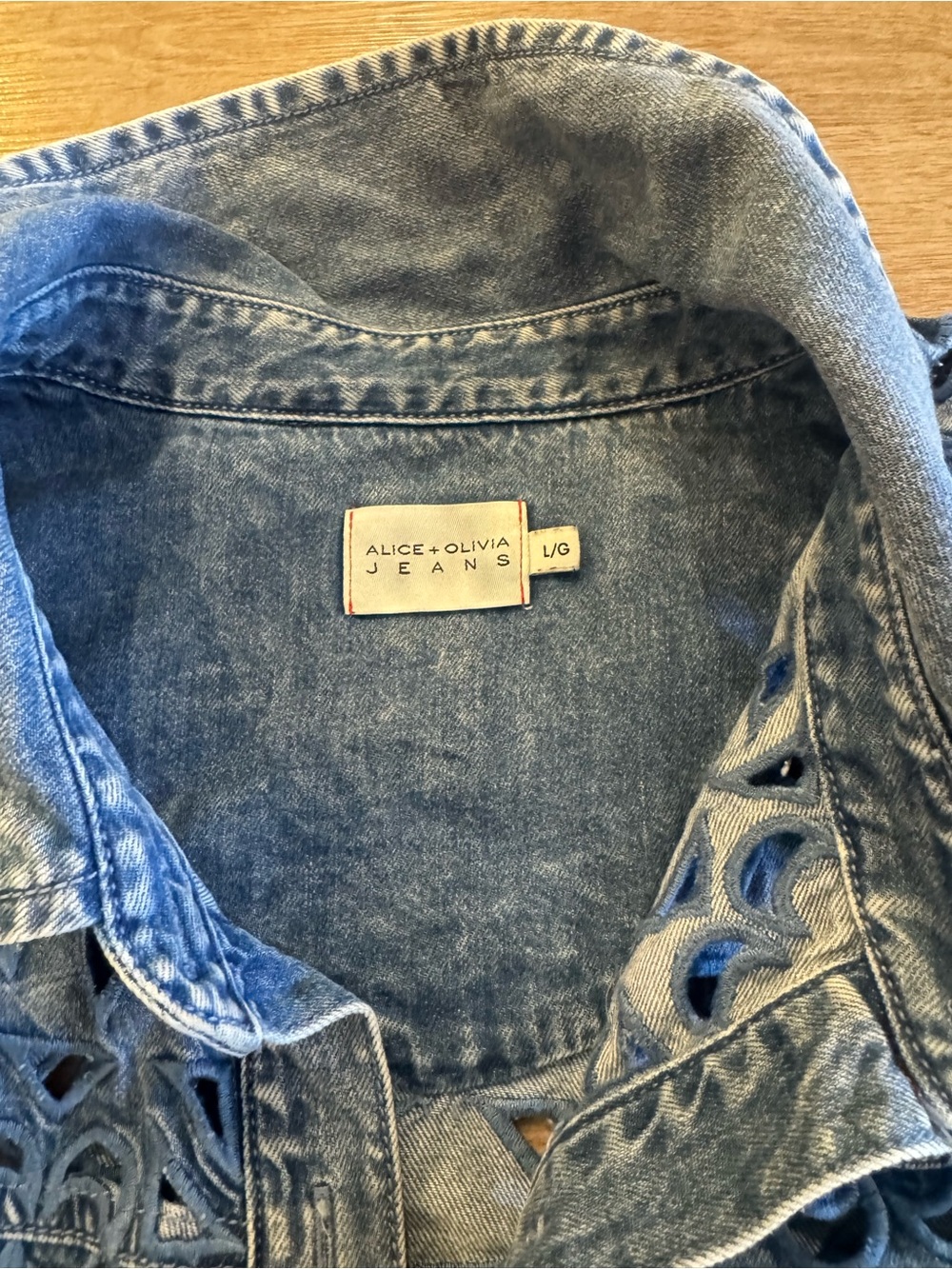 Alice + Olivia Finely Laser Cut Shirt - Picture 4 of 4